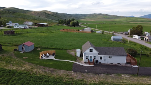 Cambria's Country Cottage - the perfect getaway