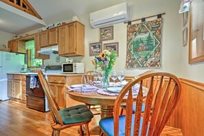 Dining -  HOT TUB,WIFI, JACUZZI, FIRE PIT, ~A/C~ CREEK, 2 MIN TO MAGGIE (Maggie Valley)
