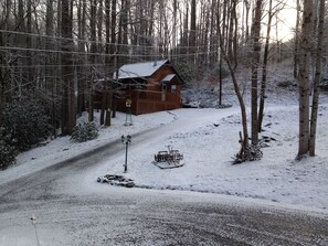 Exterior -  HOT TUB,WIFI, JACUZZI, FIRE PIT, ~A/C~ CREEK, 2 MIN TO MAGGIE (Maggie Valley)