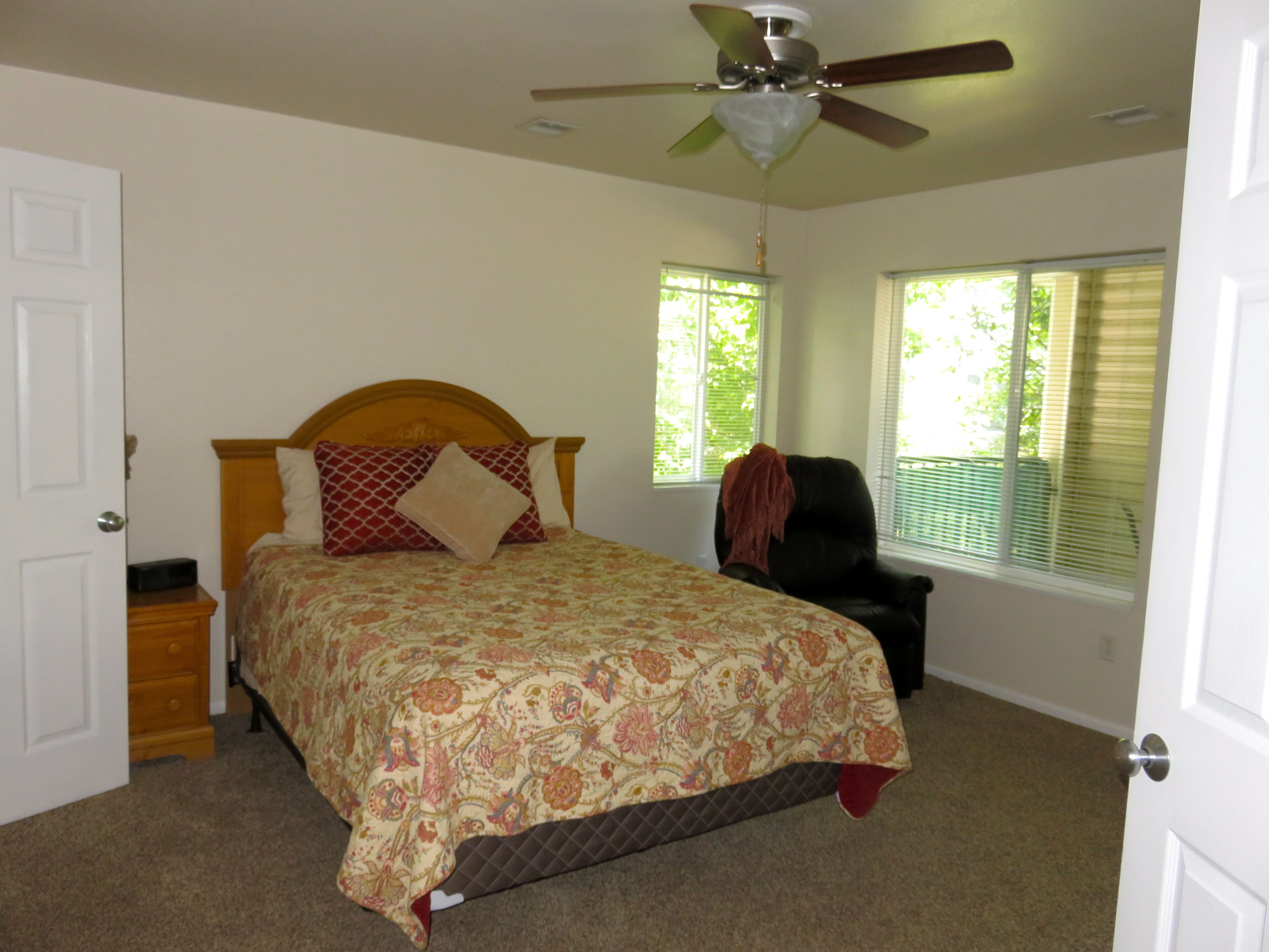 Fabulous 3 Br 2.5 Bath Townhouse Wonderful For Family/group Getaway!