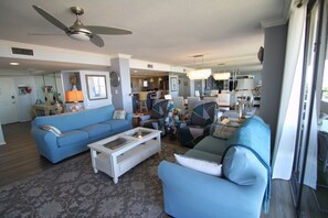 Smart-TV, DVD-spiller og filmbibliotek