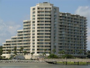 Exterior - Oceanfront 6th Floor- A Must See Remodel! Farmhouse Decor + Beach Locker! (Myrtle Beach)