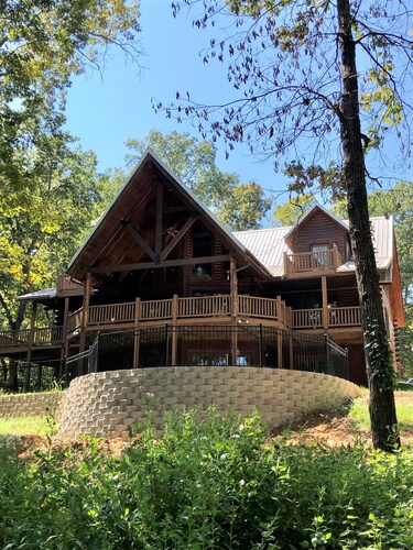 Lake Front Log Home...12 Acres on Private Cove