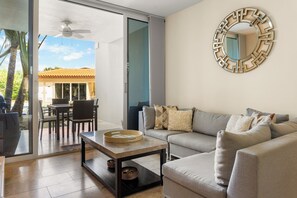 Smart TV - Quiet and Cozy Eagle Beach Area w/King Bed (eagle beach)