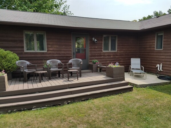 Terrace/patio - Cedarwood, Rent 3 Get one Free Nov. 1 - May 31st! (Fish Creek)