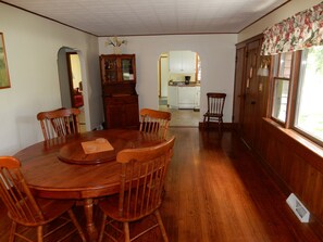 Dining - Cedarwood, Rent 3 Get one Free Nov. 1 - May 31st! (Fish Creek)