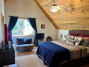 2 bedrooms, desk, iron/ironing board, free WiFi
