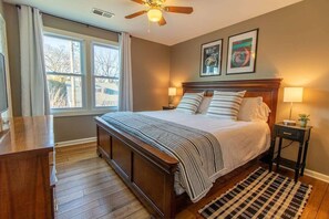 4 camere, ferro/asse da stiro, Wi-Fi gratuito, lenzuola