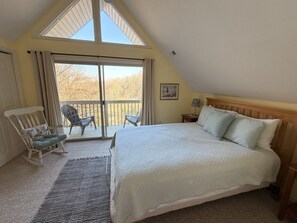 4 bedrooms, in-room safe, iron/ironing board, WiFi