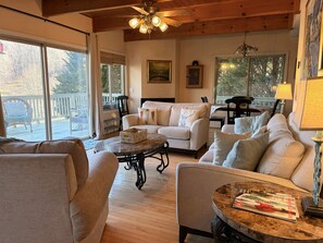 TV, fireplace, DVD player, books - Wonderful views, wrap around deck, 4 bedrooms, May Discount (Waynesville)