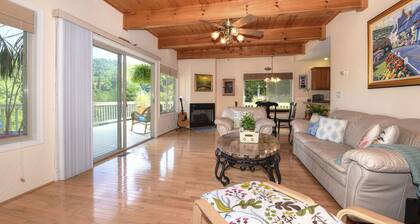 Wonderful views, wrap around deck, 4 bedrooms, May Discount
