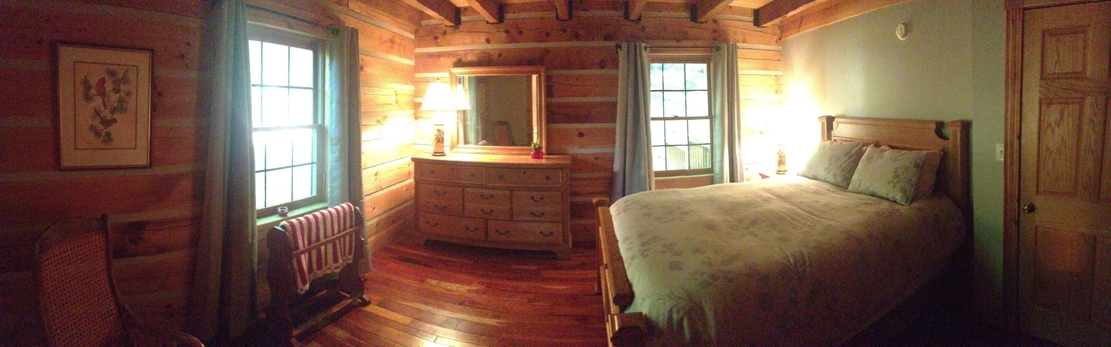 Very private luxury log home - Now with free 5G Wi-Fi!