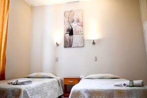 Standard twin room | In-room safe, desk, free WiFi, bed sheets