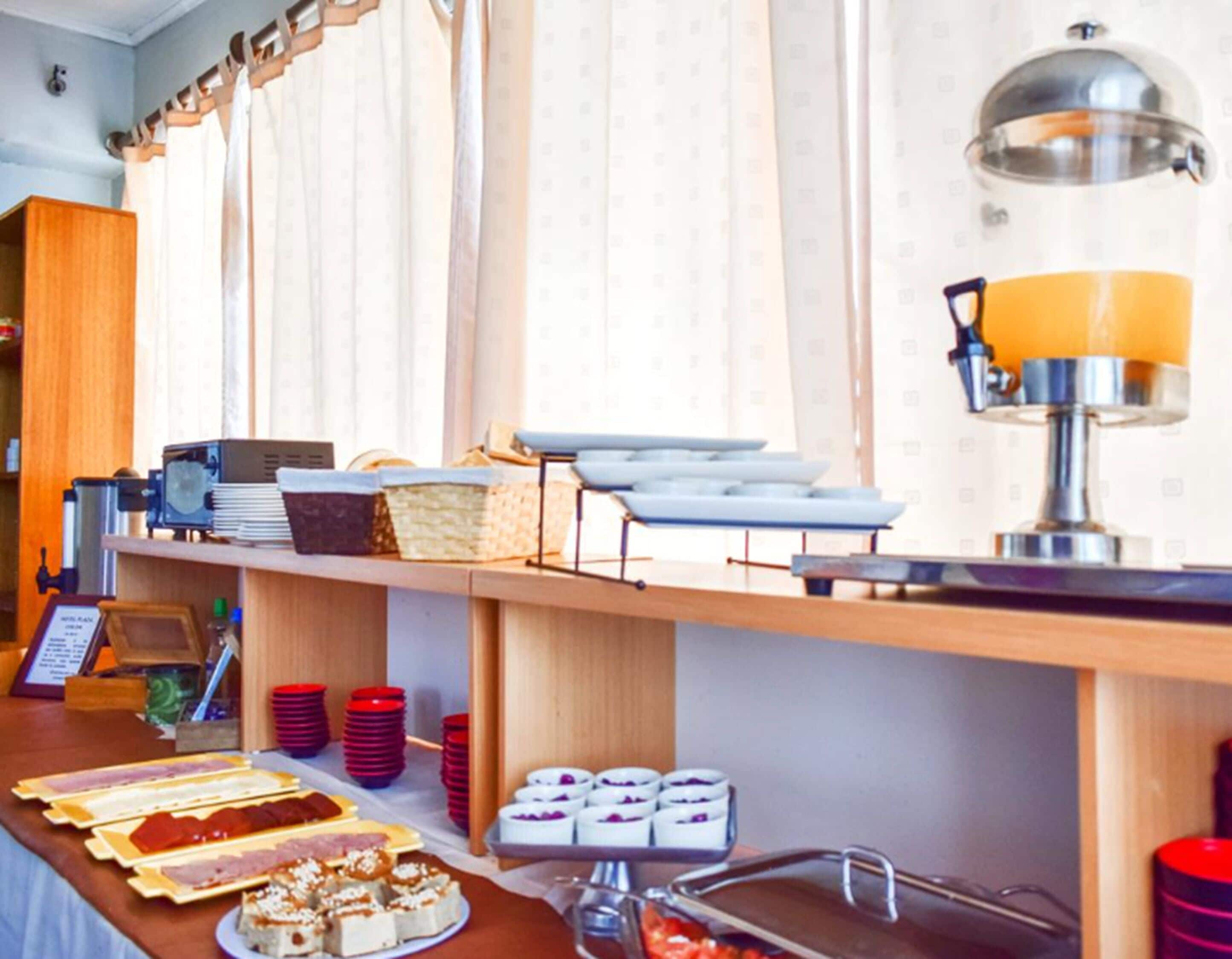 Free daily cooked-to-order breakfast