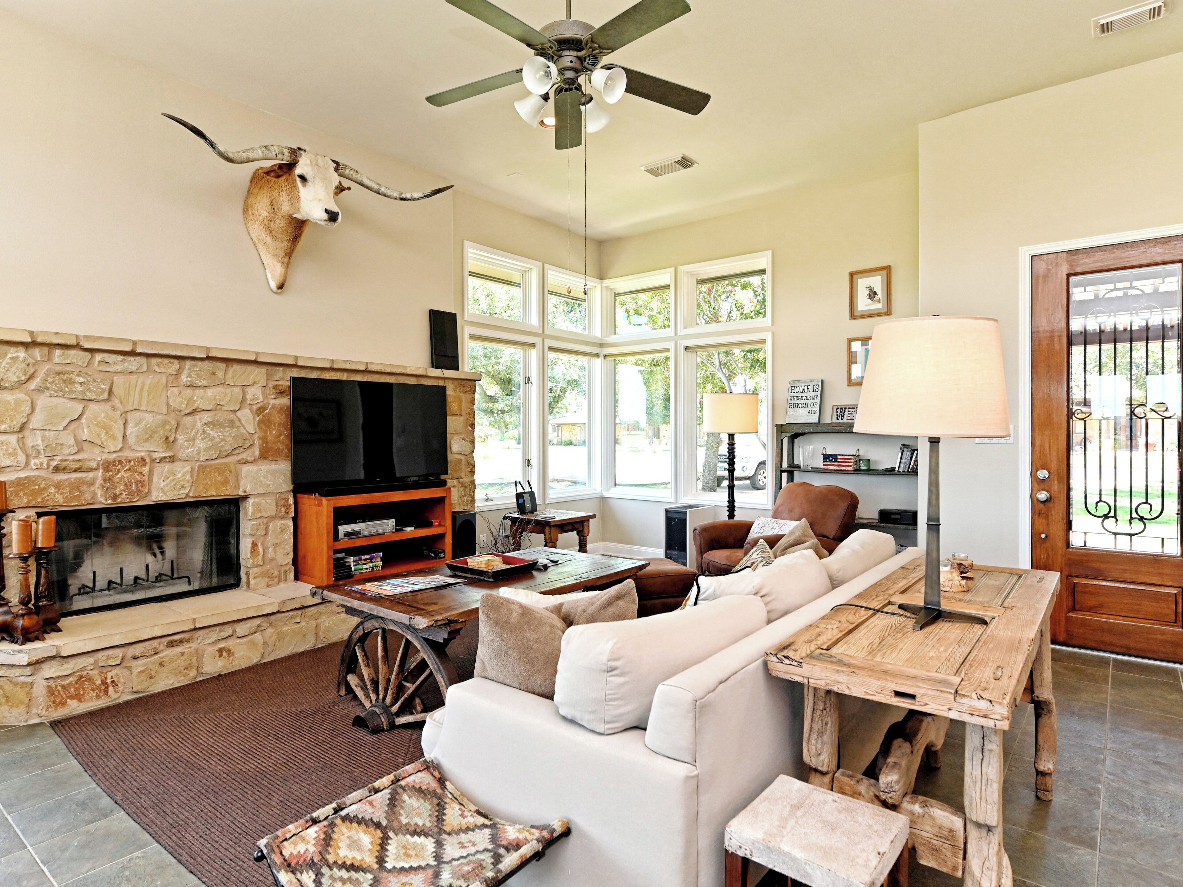 Lakecliff Cottage - Lake Travis - Spicewood