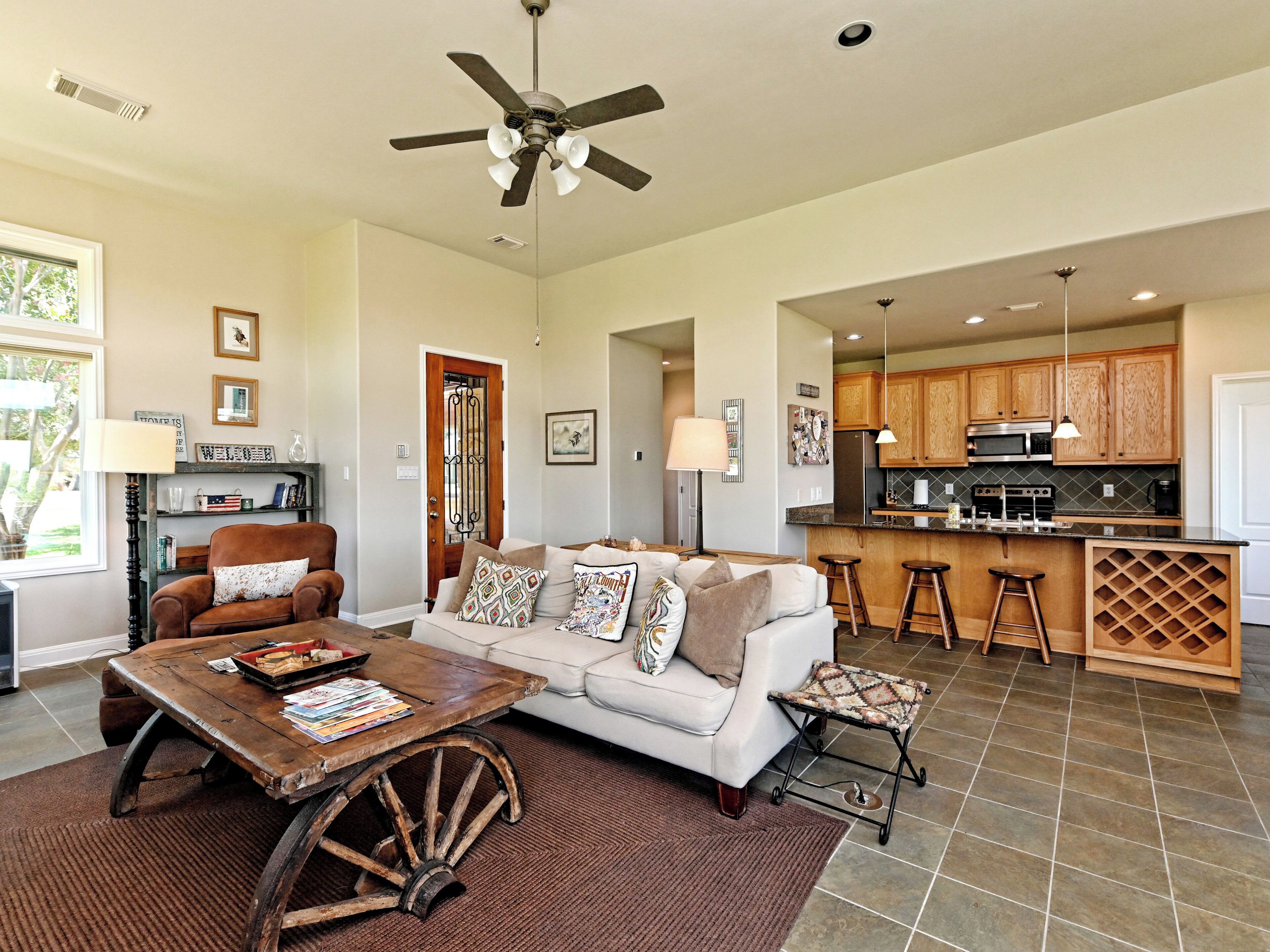 Lakecliff Cottage - Lake Travis - Spicewood