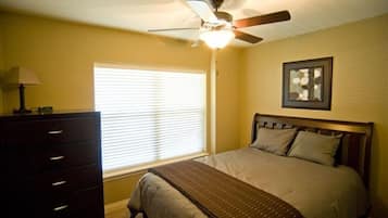 3 bedrooms, iron/ironing board, WiFi, bed sheets
