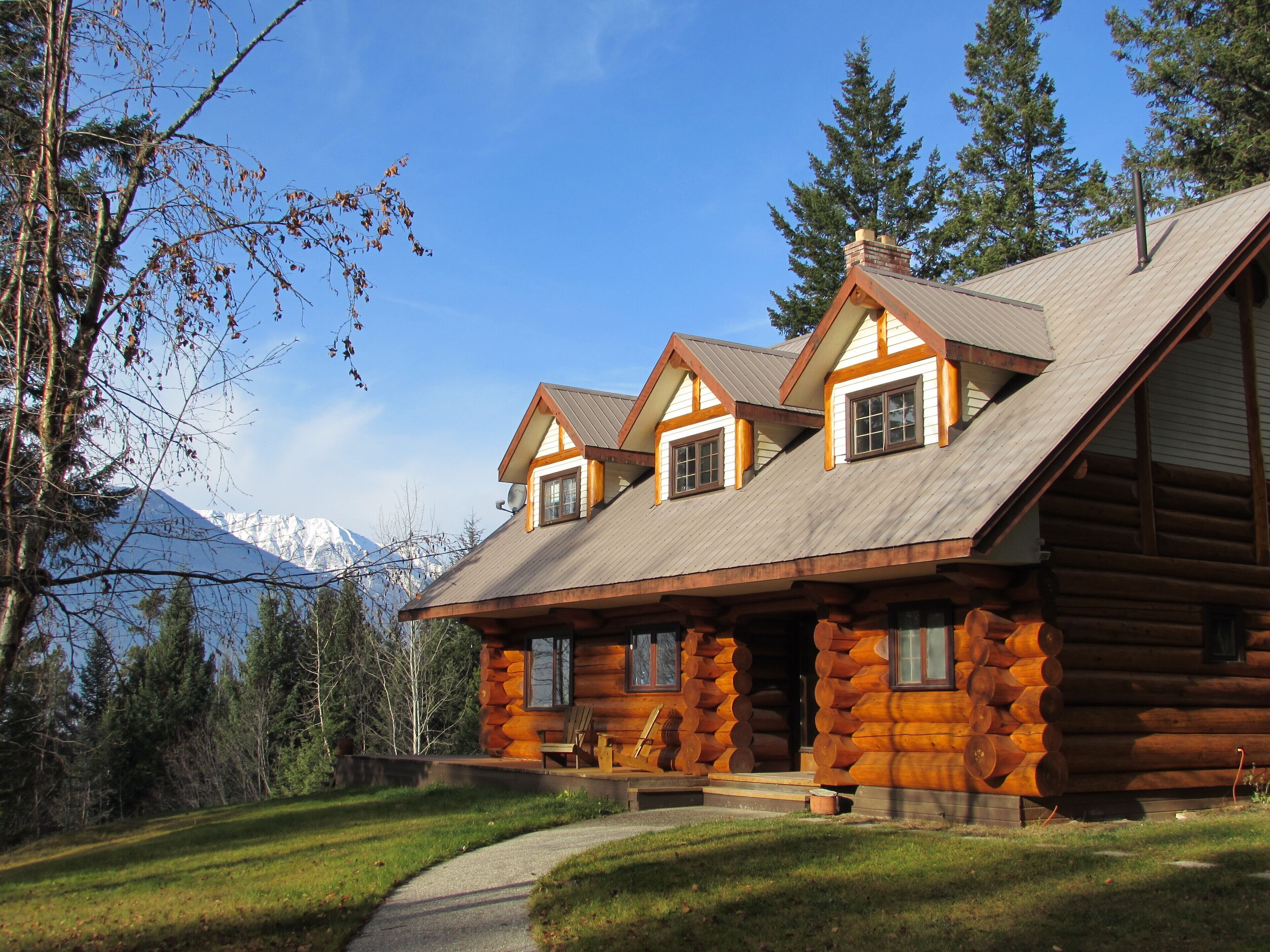 Log Home Getaway with Incredible Mountain Views