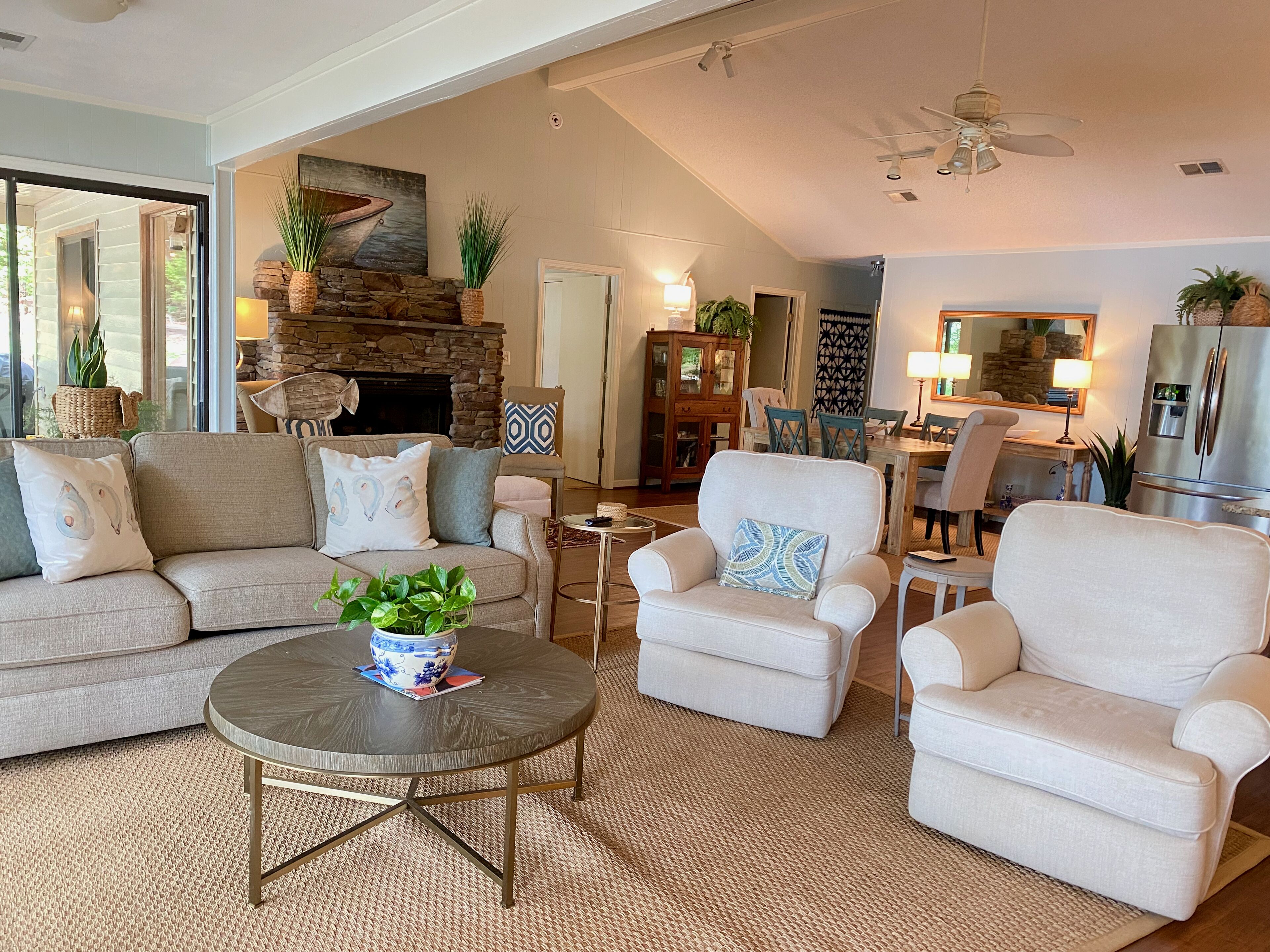 New to the Rental Market!  Lake Hartwell, Deep Water, Convenient to Clemson!