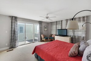 4 bedrooms, iron/ironing board, free WiFi, bed sheets - SeaEsta: 🐾 Renovated Beach Cottage | Gulf Views | Dog Friendly | 75 ft to Beach (Navarre)