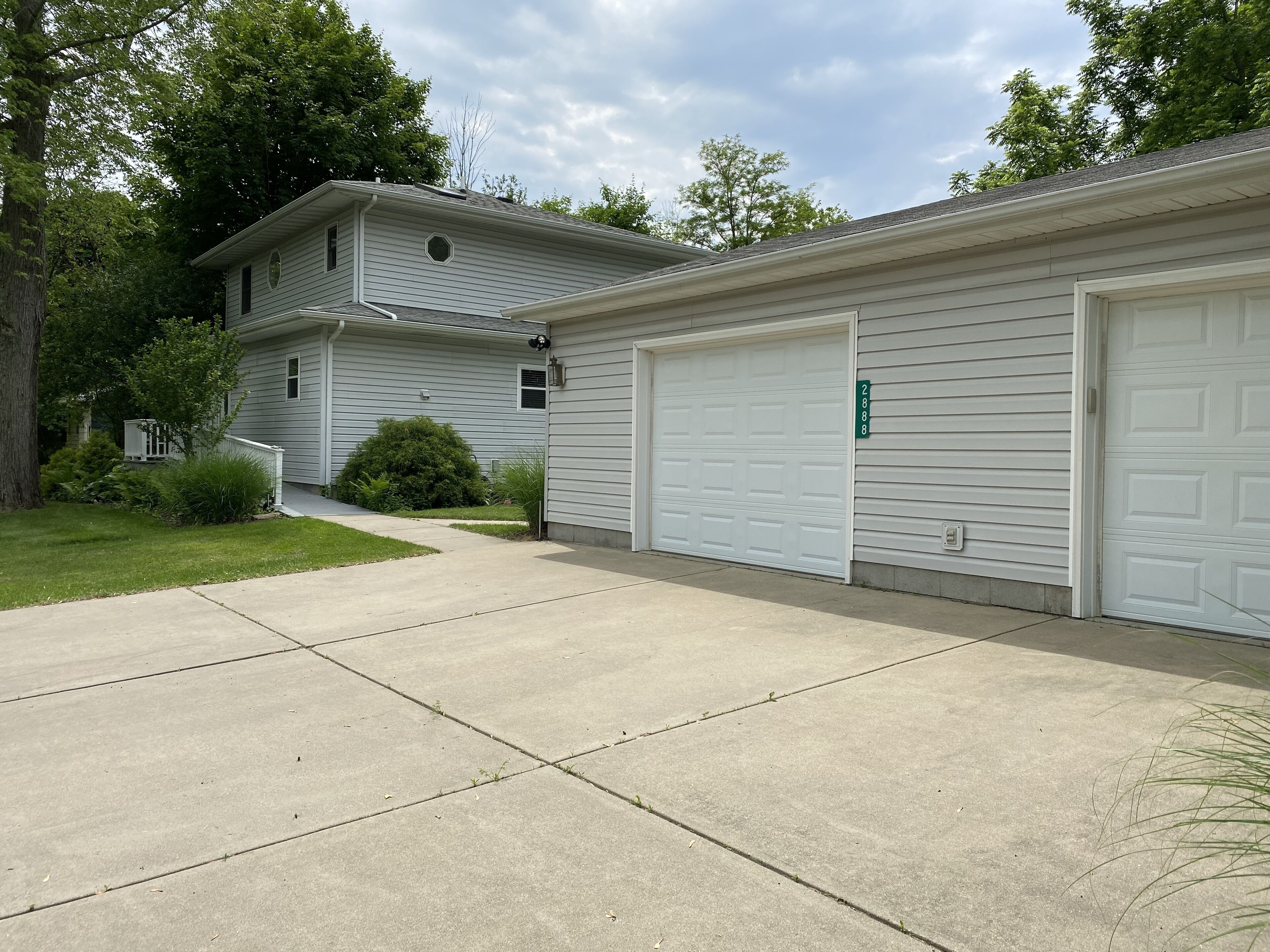 Gorgeous House Overlooking Lake Michigan