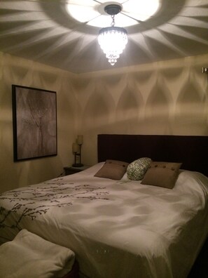 3 bedrooms, desk, iron/ironing board, free WiFi