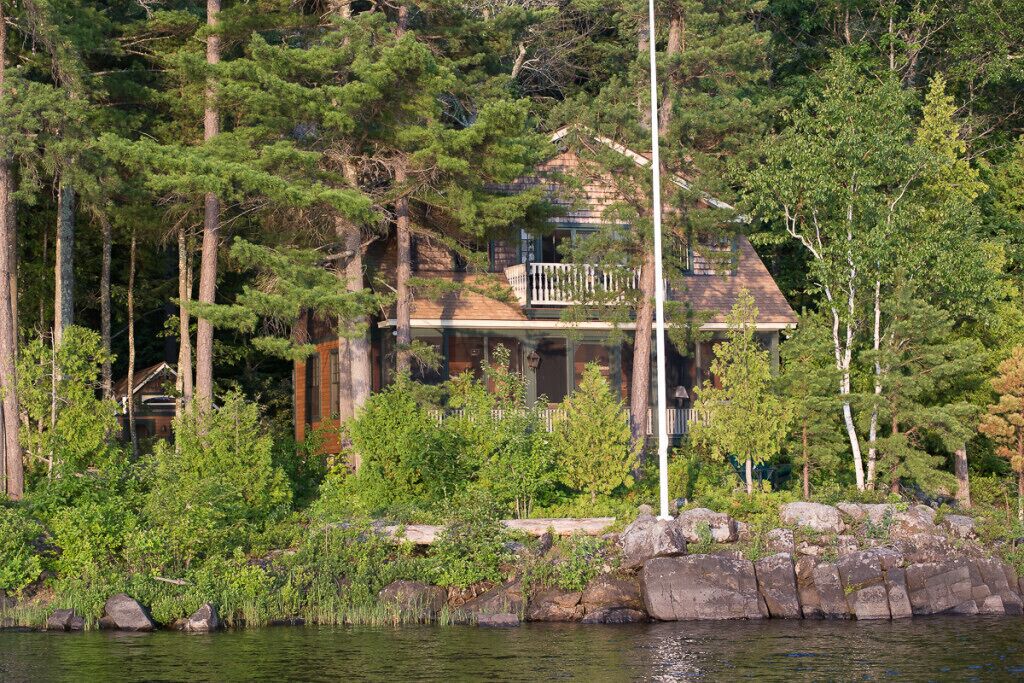 Maine Luxury  Lakehouse Awaits your Visit-Days are Simple and Relaxed.