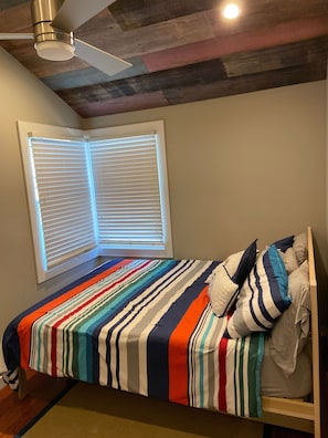 4 bedrooms, travel cot, free WiFi, bed sheets