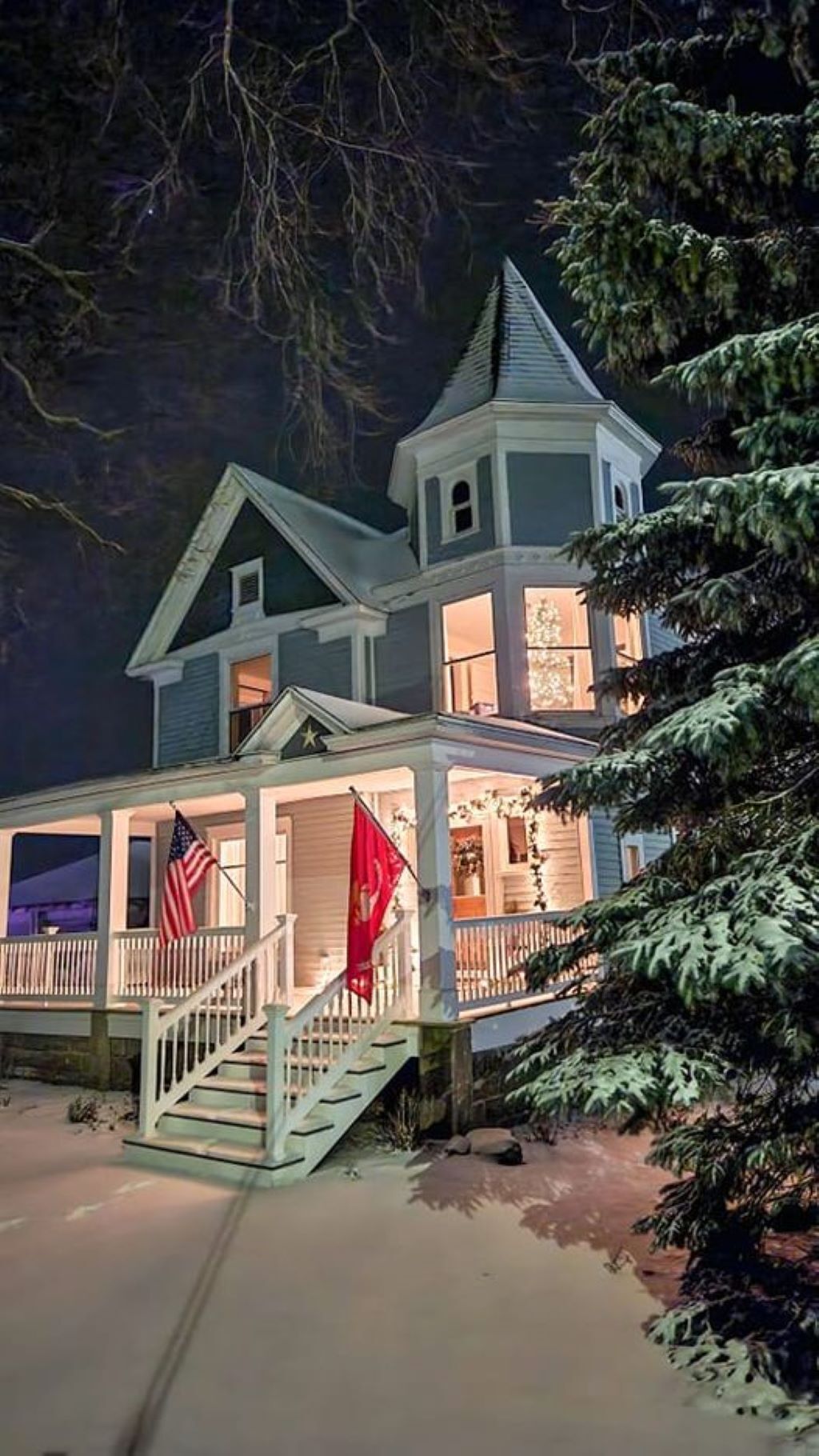 Christmas at the Ardis is magical!

