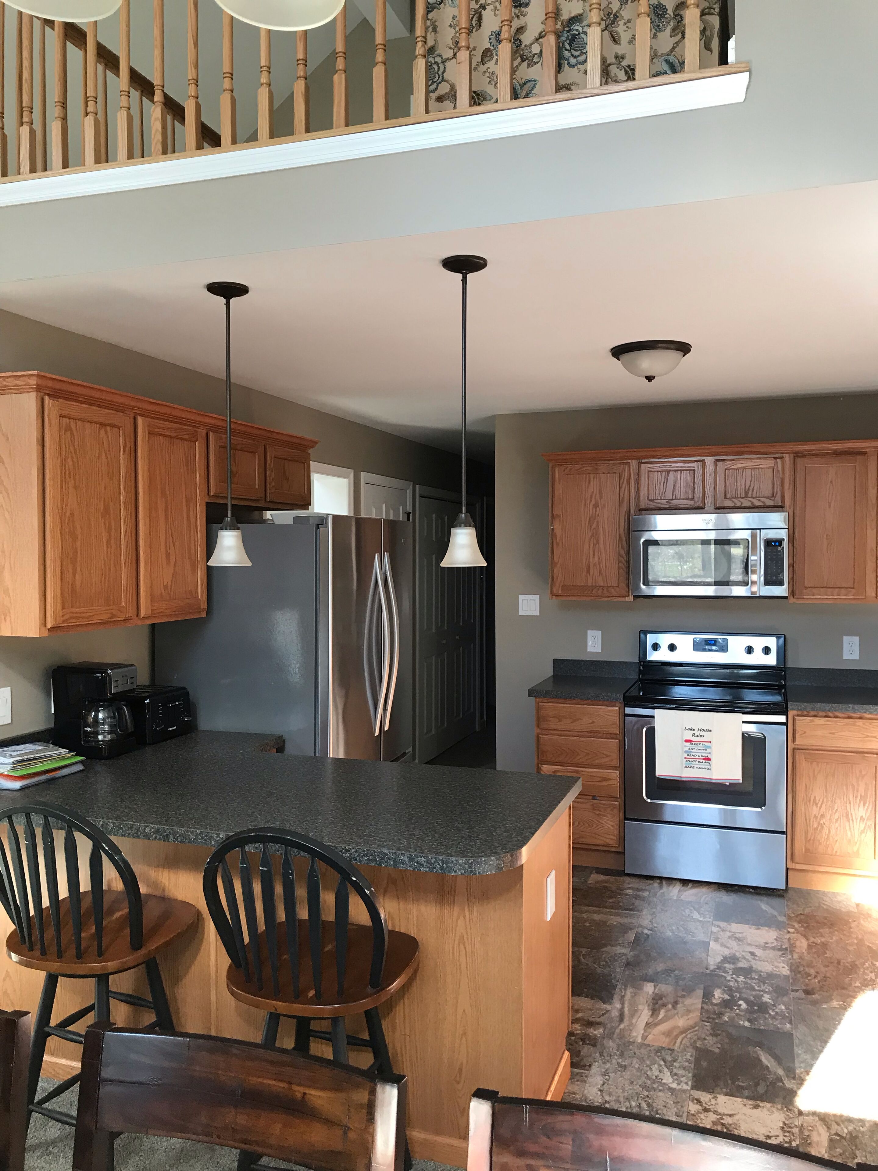 Chalet * 4 BR * 2 BA * Sleeps 12 * Raystown Lake * Boat Parking* 45 min to PSU!