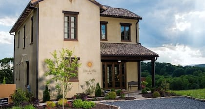 Villa del Sole, a luxurious Tuscan inspired Villa in Montaluce, license #4783