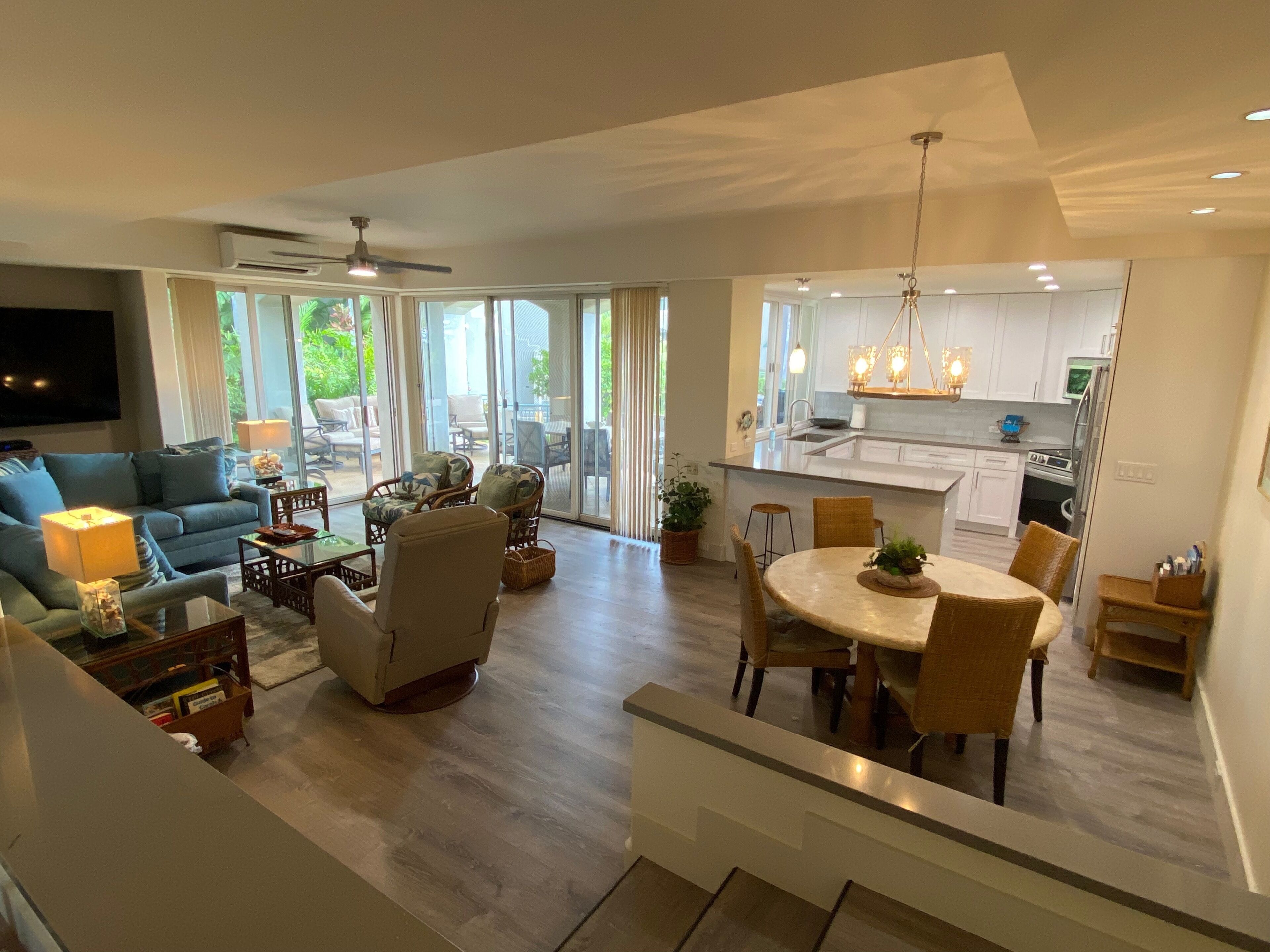 Smart TV, books, stereo