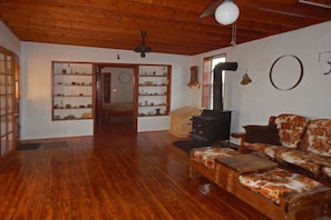Interior - La Paloma Triste: Classic Adobe Near Big Bend NP (Terlingua)