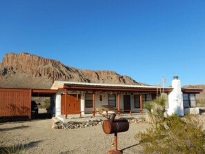 Exterior - La Paloma Triste: Classic Adobe Near Big Bend NP (Terlingua)