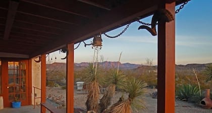 La Paloma Triste: Classic Adobe Near Big Bend NP