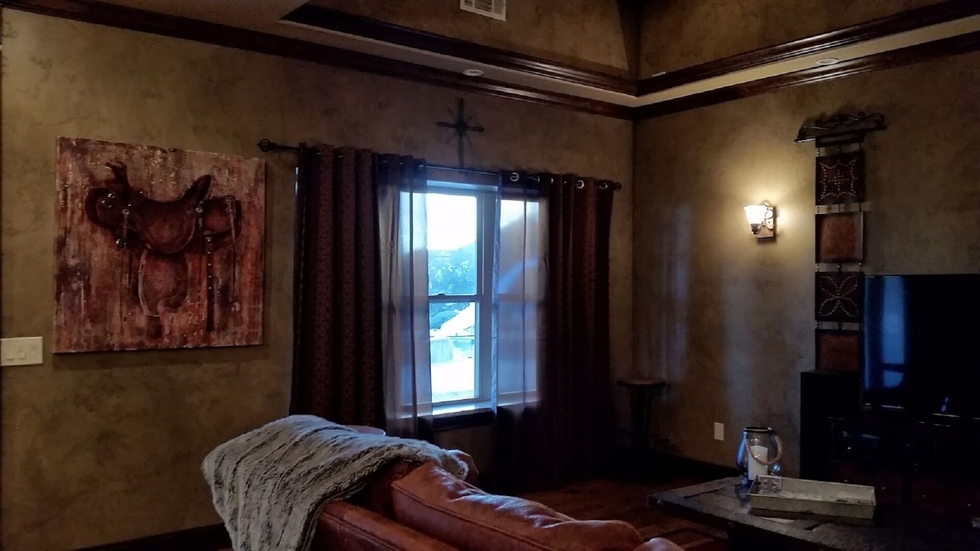 New, Cozy, Barndominium with Pool and Yard.