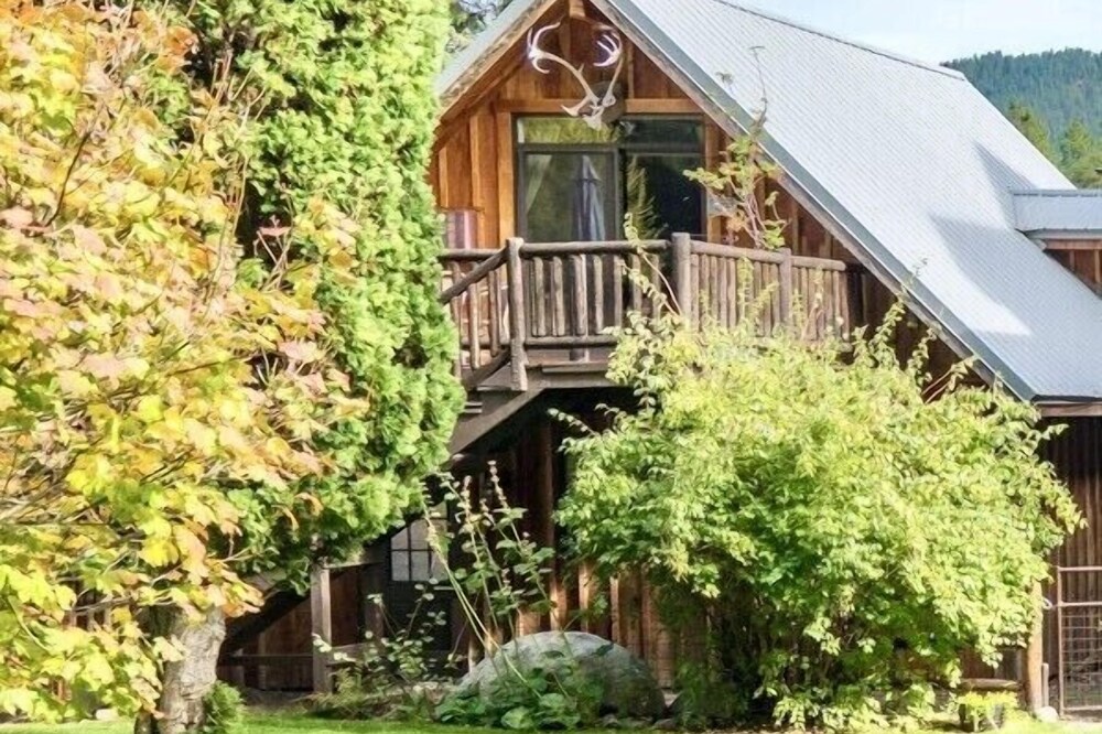 The Wedge Mountain Suite - Rustic mountain vacation