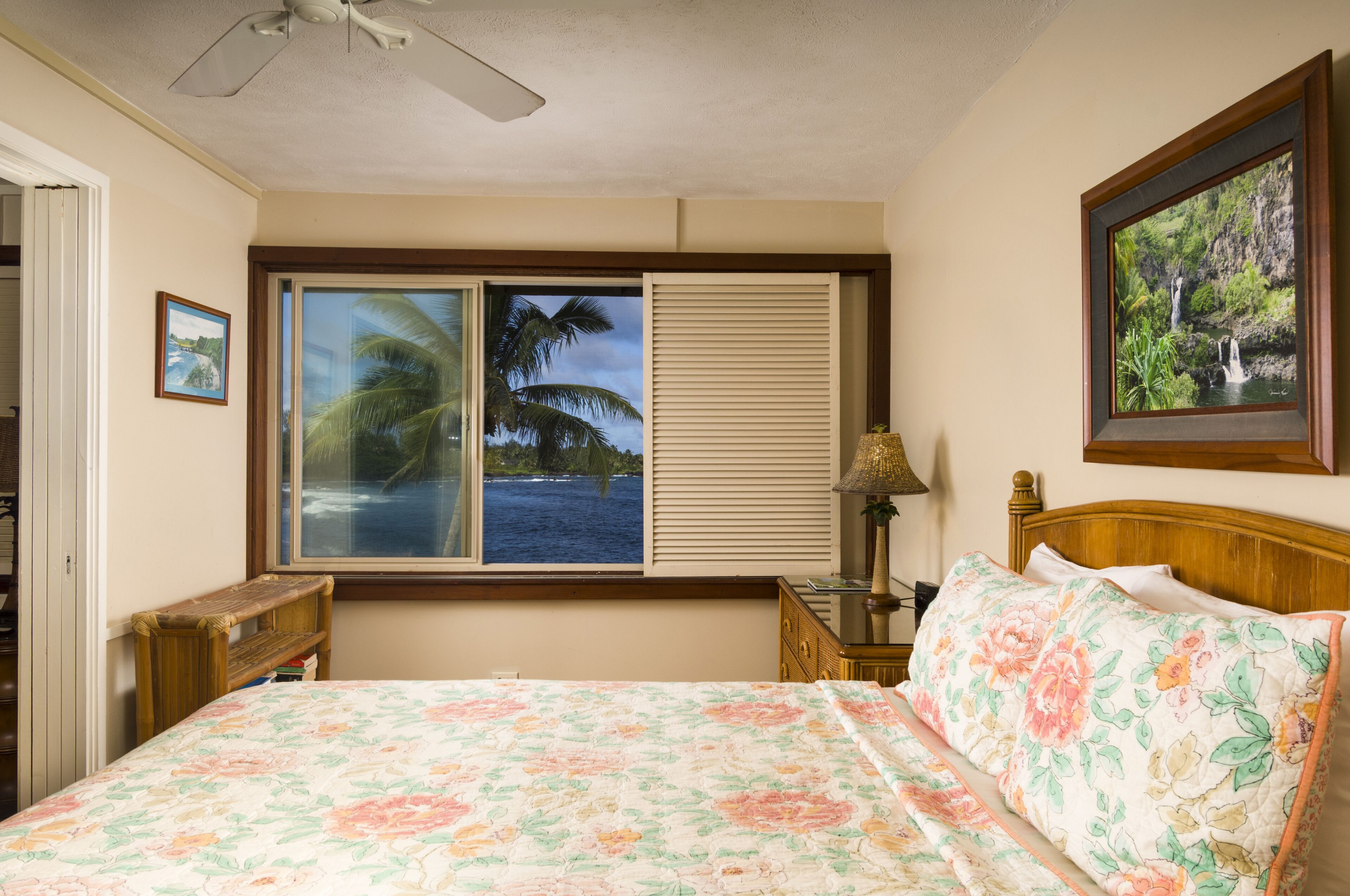 Oceanfront #4 at Hana Kai Maui - 1 Bedroom Upper Floor Corner 100ʻ from Water!