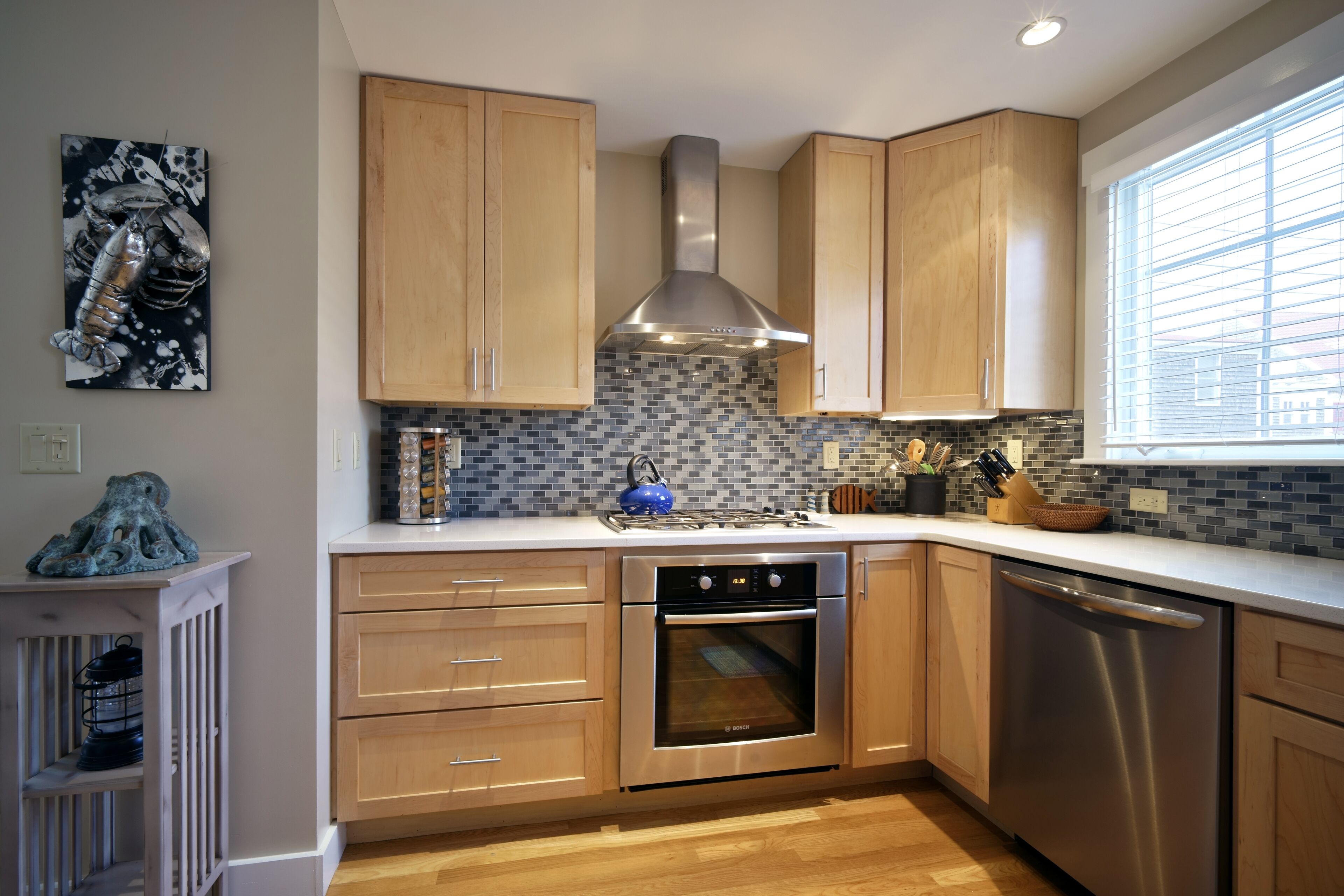 West End Modern Private Townhouse, Quiet And 5 Minute Walk To The Beach!