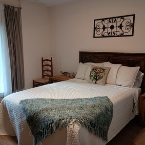 3 makuuhuonetta, silitysrauta/-lauta, ilmainen Wi-Fi, vuodevaatteet