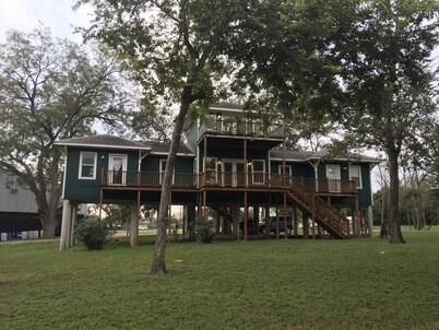 Green House on the River, Walk to Gruene Hall!