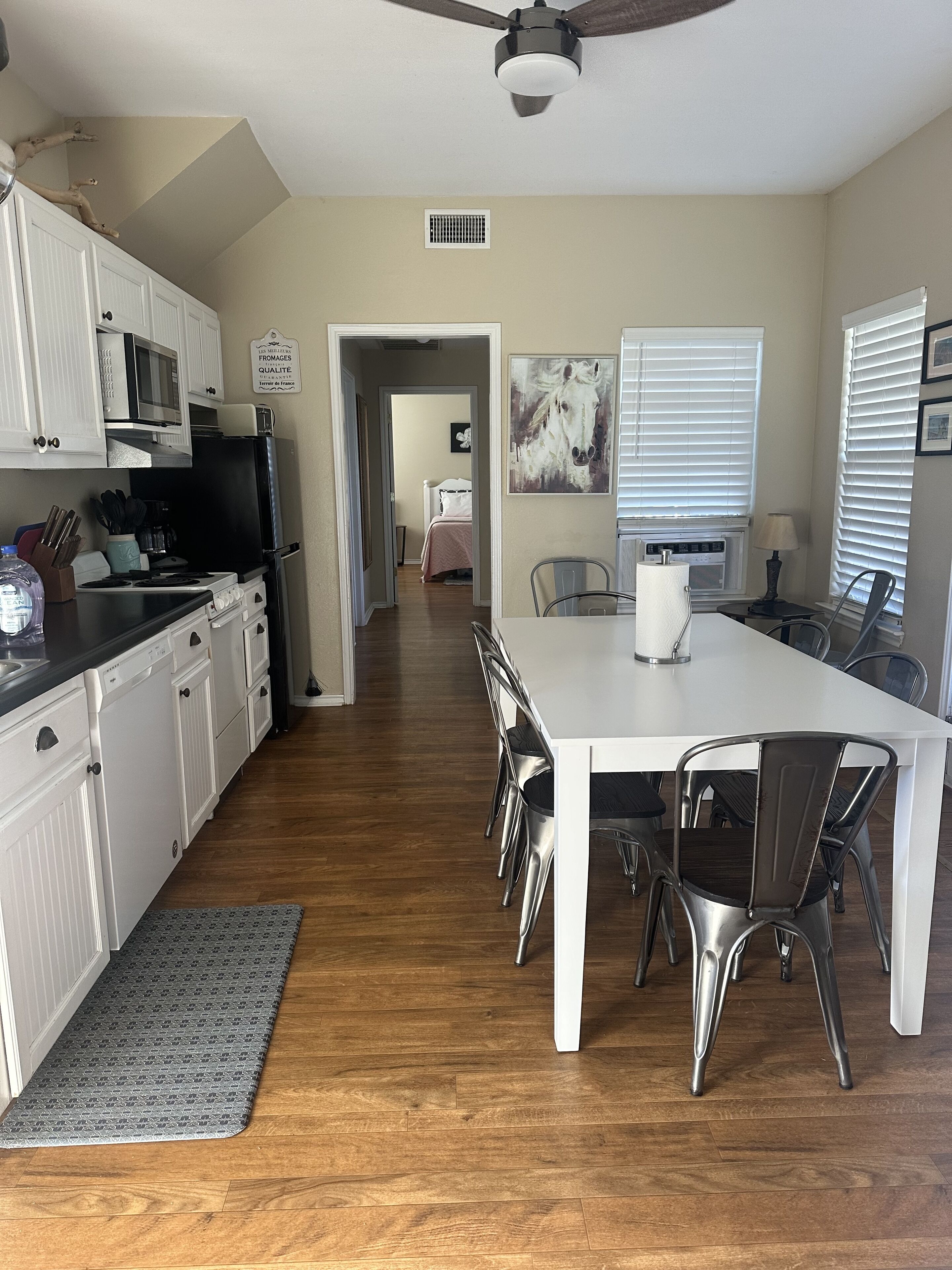 冰箱、微波炉、烤箱、炉灶