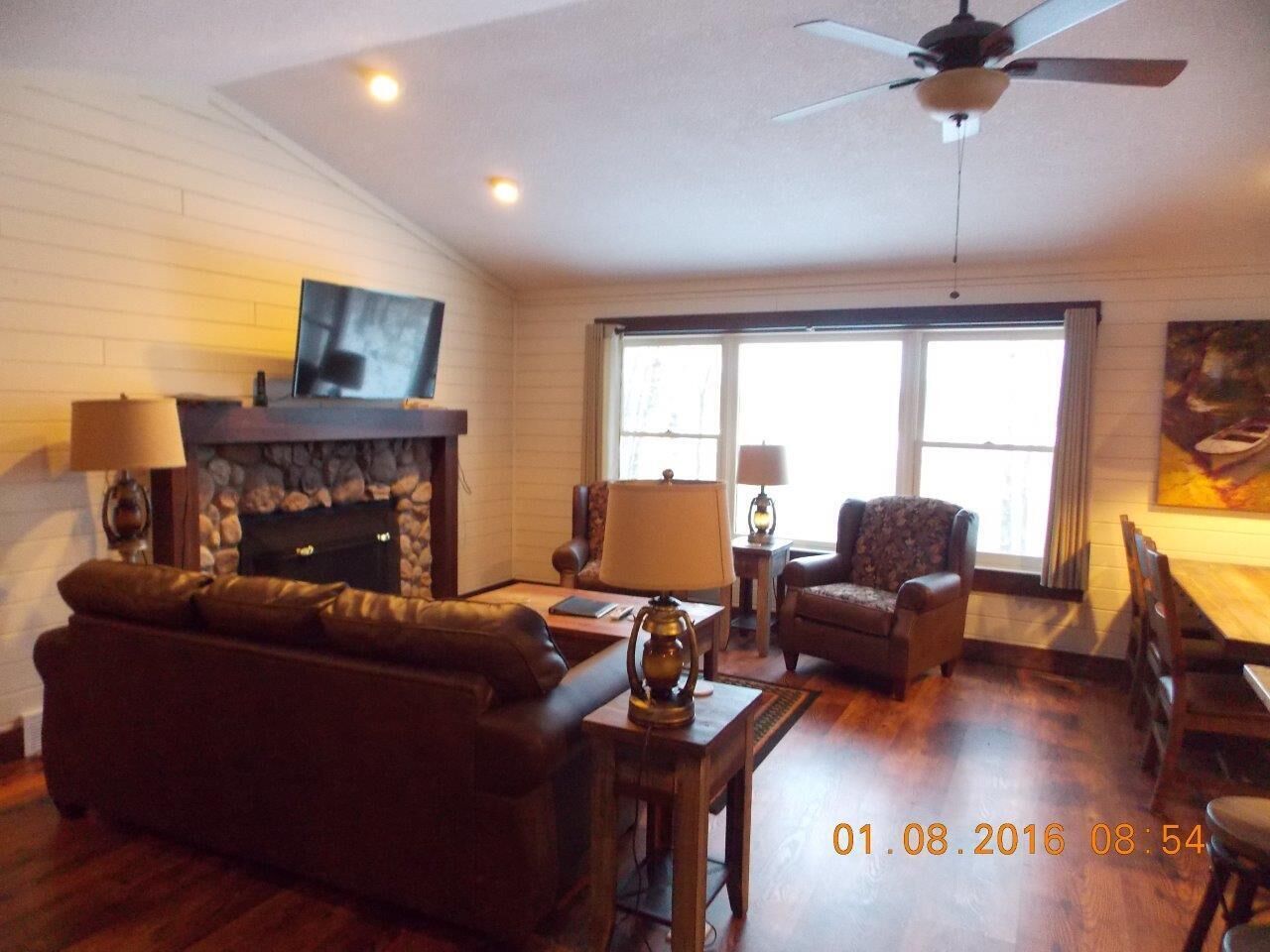Newly Remodeled Resort Cottage on Gull Lake