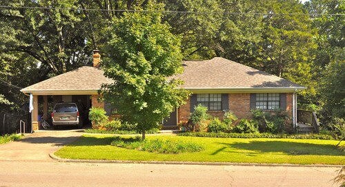 Ole Miss Rental Walking Distance to Stadium, Grove & Square