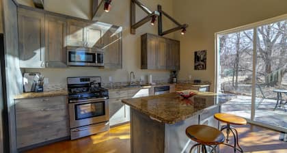 3B/2B Modern Downtown Moab Townhouse - Short Walk from the Heart of Downtown