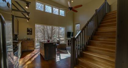 3B/2B Modern Downtown Moab Townhouse - Short Walk from the Heart of Downtown