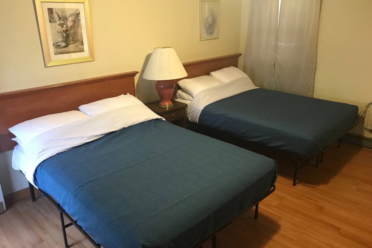 Kamar Standar, 2 Tempat Tidur Double, Bebas Asap Rokok, pemandangan gunung | Wi-Fi gratis dan seprai linen