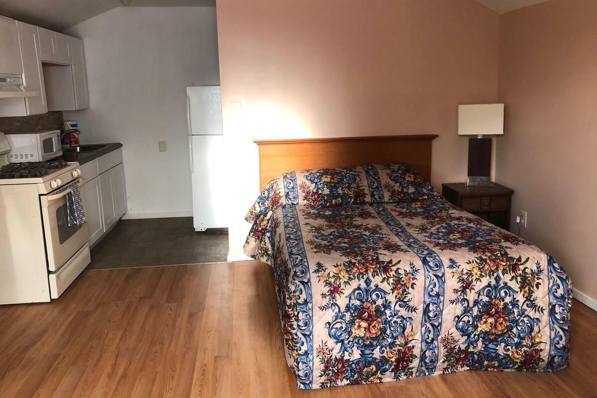 Kabin Comfort, 1 Tempat Tidur Queen, pemandangan gunung | Wi-Fi gratis dan seprai linen