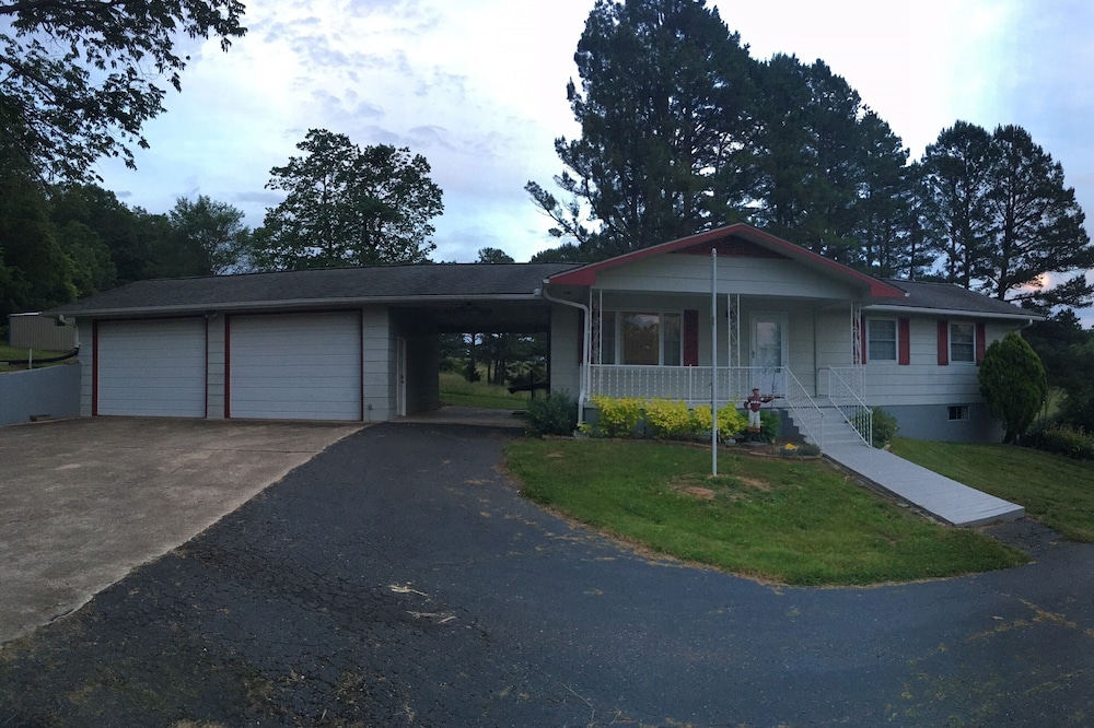 Ozark River Retreat; Eminence, Mo. Near The Jacks Fork River