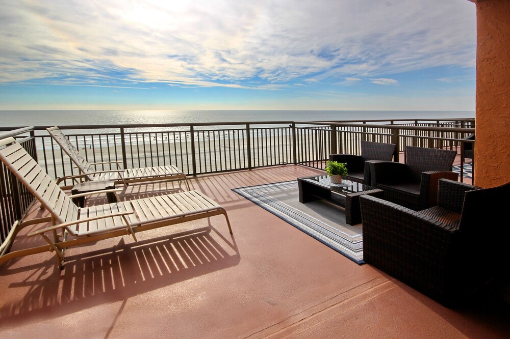 MYRTLE BEACH OCEANFRONT CONDO w/HUGE SUNDECK BALCONY